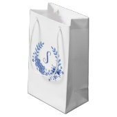 Shabby Chic Monogram Blue Design Kleine Geschenktüte (Rückseite Schrägansicht)