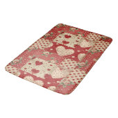Shabby Chic Red Patchwork Pattern Badematte (Schrägansicht)