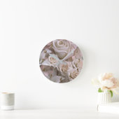 Shabby Chic Rosa Rosen Rustikales Glanz Personalis Runde Wanduhr (Zuhause)