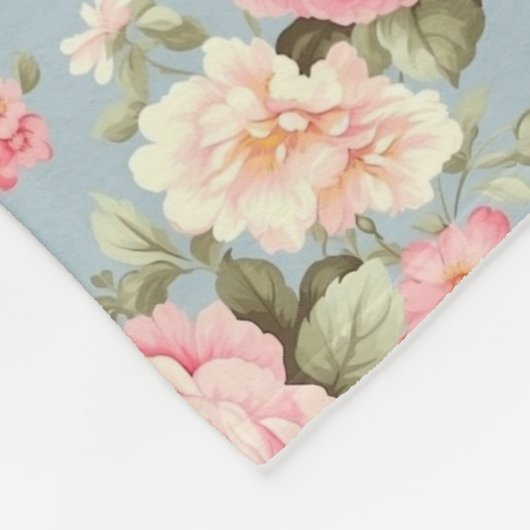 Shabby Chic Rosa und blaue Hütte Rose Monogramm Fleecedecke (Ecke)