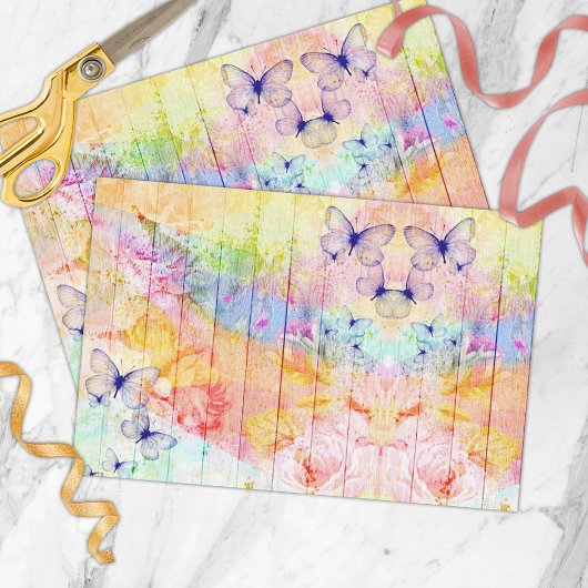 Shabby Chic Schmetterlinge und Rose auf rustikalem Seidenpapier