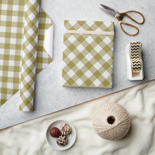 Shabby Chic White Ochre Mustard Green Gingham Geschenkpapier (Kunsthandwerk)