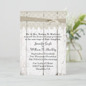Shabby White Washed Wood and Lace Wedding Einladung (Stehend Vorderseite)