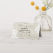 Shabby Wood and Lace Wedding Folding Platzkarte (Rückseite)