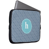 Shades of Blue Greece Key Pattern Monogram Laptopschutzhülle (Vorne Rechts)
