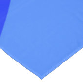 Shades of Blue Modern Abstrakt Fraktal Art Tischdecke (Schrägansicht)