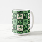 SHADES OF GREEN IRISH CELTIC SHAMROCKS  KAFFEETASSE (VorderseiteRechts)