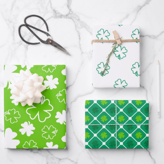 SHADES OF GREEN WITH WHITE IRISH SHAMROCKS GESCHENKPAPIER SET (Vorderseite)
