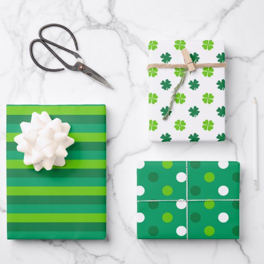 SHADES OF GREEN WITH WHITE IRISH SHAMROCKS GESCHENKPAPIER SET (Vorderseite)