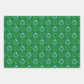 SHADES OF GREEN WITH WHITE IRISH SHAMROCKS GESCHENKPAPIER SET (Vorderseite 2)