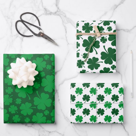 SHADES OF IRISH GREEN & WHITE SHAMROCKS GESCHENKPAPIER SET (Vorderseite)