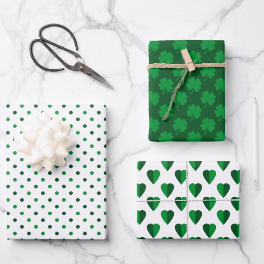 SHADES OF IRISH GREEN & WHITE SHAMROCKS & PATTERNS GESCHENKPAPIER SET (Vorderseite)