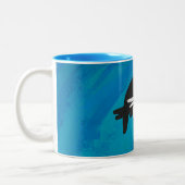 Shadow Anteater auf blau Zweifarbige Tasse (Links)