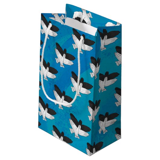 Shadow Eagle auf Blue Kleine Geschenktüte (Rückseite Schrägansicht)