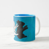 Shadow Rabbit auf blau Zweifarbige Tasse (VorderseiteRechts)