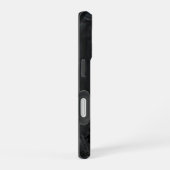Shadow Walker – Geheimer Krieger iPhone 16 Hülle (Rechte Seite)