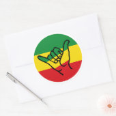 Shaka Hand With Reggae Colors Runder Aufkleber (Umschlag)