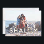 Shalom Star Hanukkah Card - Gold Feiertagskarte<br><div class="desc">Das Wort "Shalom" sagt alles auf dieser modernen Hanukah-Fotokarte mit dem Stern von David. Die Hintergrundfarbe auf der Rückseite ist anpassbar. Achten Sie auf die Koordination von Produkten aus den Parcel Studios.</div>