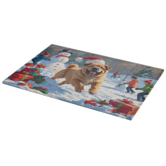 Shar Pei läuft im Schnee mit Weihnachtshut Schneidebrett (Ecke)