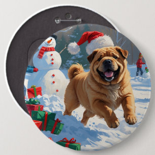 Shar Pei läuft im Schnee mit Weihnachtsmütze Button