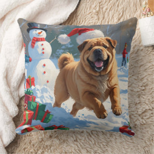 Shar Pei läuft im Schnee mit Weihnachtsmütze Kissen