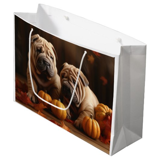Shar Pei Welppy Autumn Delight Pumpkin Große Geschenktüte (Vorderseite Schrägansicht)
