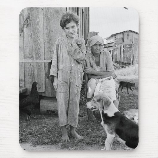 Sharecropper Family with Hound Dog, 1935 Mousepad (Vorne)