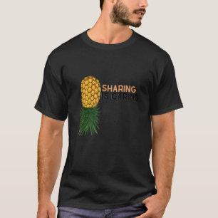 Sharing wird auf den Kopf-an-Kopf-Swingern von Ana T-Shirt