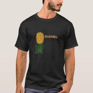 Sharing wird auf den Kopf-an-Kopf-Swingern von Ana T-Shirt