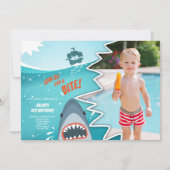 Shark Birthday Pool Party Junge Haifisch Bite Bait Einladung (Vorderseite)