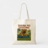 Shark Pei Sighting: Backyard Waters Edition Tragetasche (Rückseite)