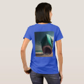 Shark sculpture on the beach T-Shirt (Schwarz voll)