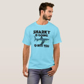 Sharky wird euch beim Design beißen - Männergrunds T-Shirt (Vorne ganz)