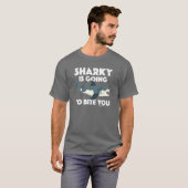 Sharky wird Ihnen Design beibringen - Basic Dunkel T-Shirt (Vorne ganz)