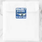Sharky wird Ihnen Design beibringen - Knopf Quadratischer Aufkleber (Tasche)