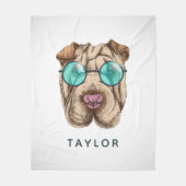 Sharpei in der Sonnenbrille | addieren Ihren Namen Fleecedecke (Vorderseite)