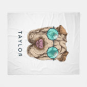 Sharpei in der Sonnenbrille | addieren Ihren Namen Fleecedecke (Vorderseite (Horizontal))