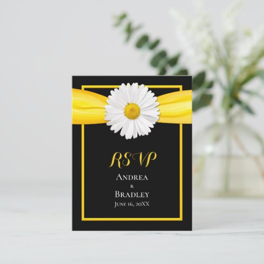 Shasta Daisy mit der Yellow Ribbon Response Card RSVP Karte (Stehend Vorderseite)