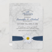 Shasta Daisy Navy Blue Anniversary Party Einladung (Vorne/Hinten)