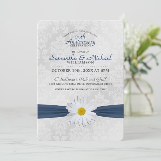 Shasta Daisy Navy Blue Anniversary Party Einladung (Stehend Vorderseite)