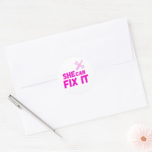 She Can Fix It | Bold DIY Empowerment Sticker (Umschlag)