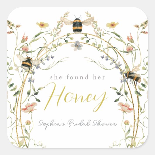She found her Honey Wildflower Bridal Shower Quadratischer Aufkleber (Vorderseite)