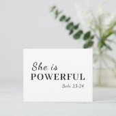She is Strong Proverbs 31:25 Design Postkarte (Stehend Vorderseite)