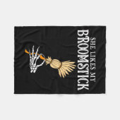 She Likes My Broomstick Couples Pumpkins Skeleton  Fleecedecke (Vorderseite (Horizontal))