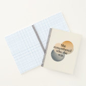 She Remembered Who She Was Spiral Notebook – Moder Notizblock (Innenseite)