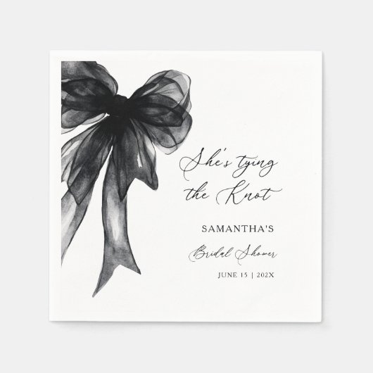 She’s Tying The Knot Black Bow Bridal Shower Serviette (Vorderseite)