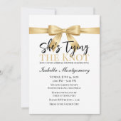 She’s Tying the Knot Theme Gold Bow Einladung (Vorderseite)