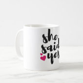 She Said Yes! Engagement Celebration – Romantic  Kaffeetasse (Vorderseite Links)