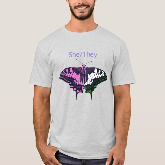 She/They Non-Binary Flag Swallowtail Butterfly T-Shirt (Vorderseite)