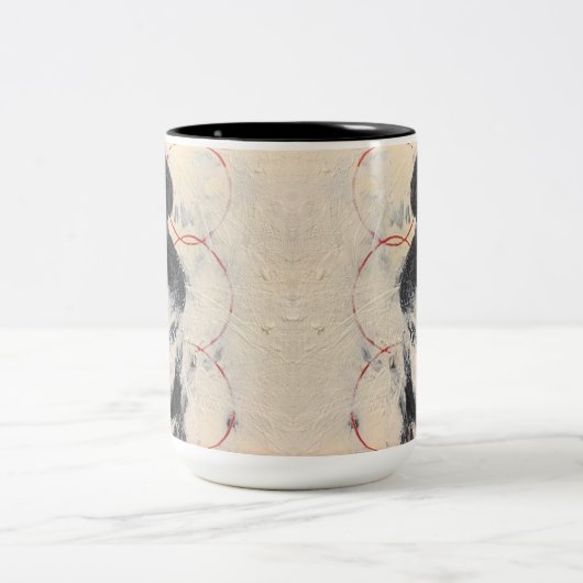 She Who Is... Zweifarbige Tasse (Mittel)